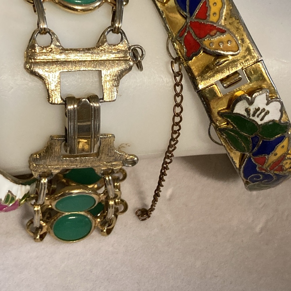 Cleaning out of costume jewelry 7 pieces of jewelry mirror compact . Used - Picture 7 of 9